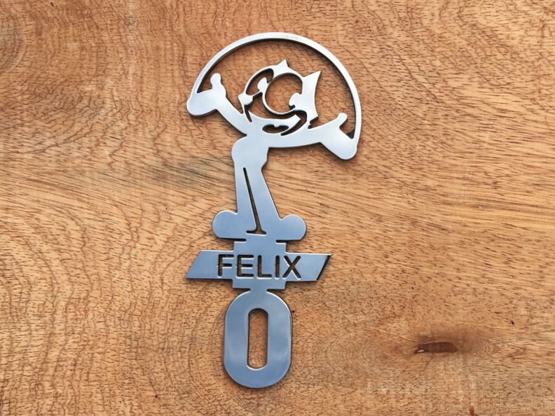 �Felix�